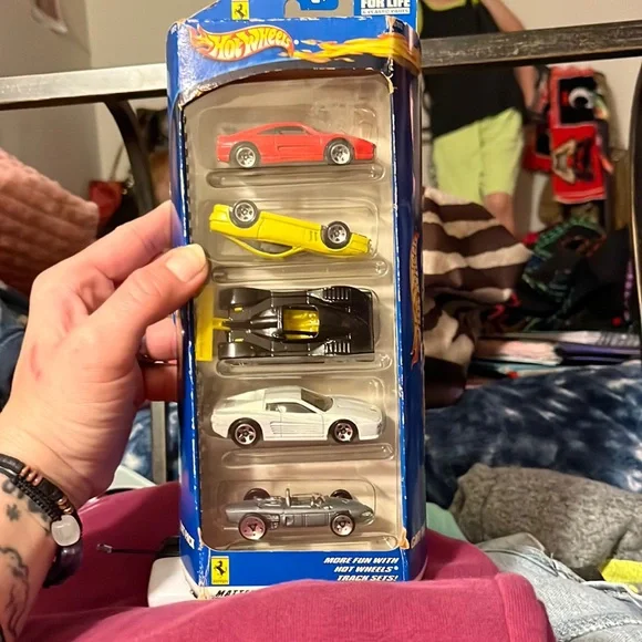ホットウィール5P Ferrari &VolksWagen。 Amazon.com: Hot Wheels Ferrari 5 Pack : Toys & Games